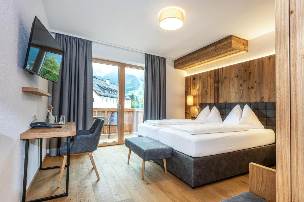 Hotel Goldener Stern Abtenau Bagian luar foto