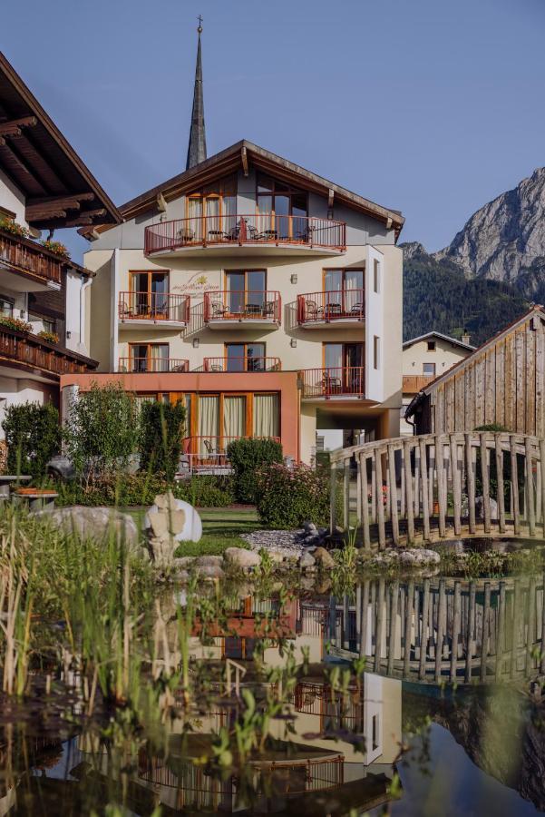 Hotel Goldener Stern Abtenau Bagian luar foto