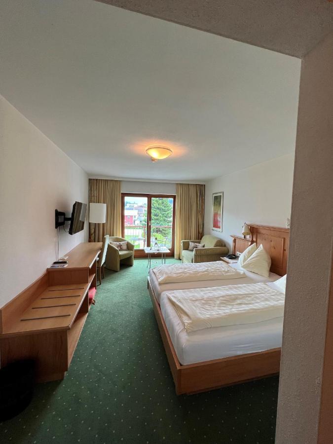 Hotel Goldener Stern Abtenau Bagian luar foto